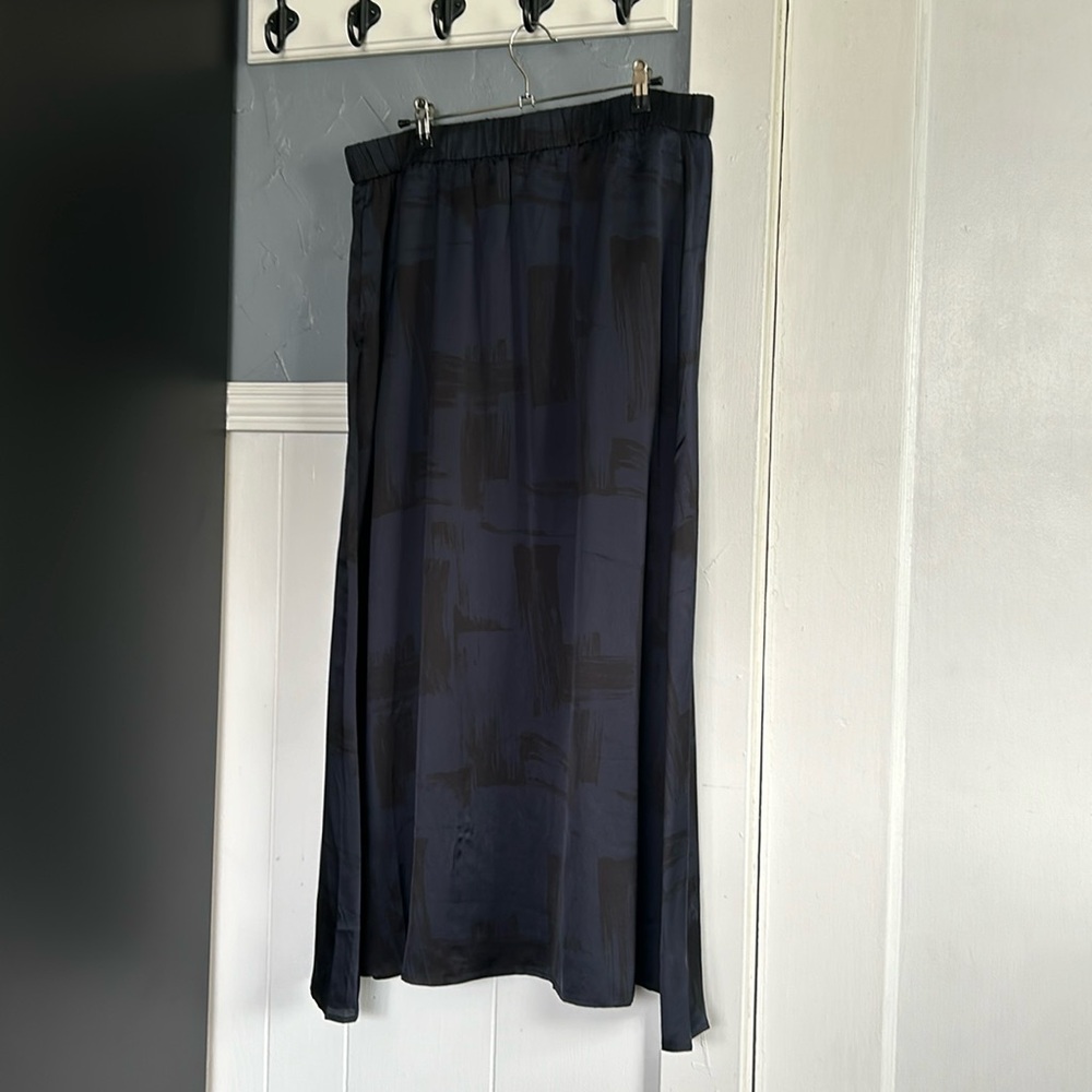 Eileen fisher silk brushstroke skirt, size medium